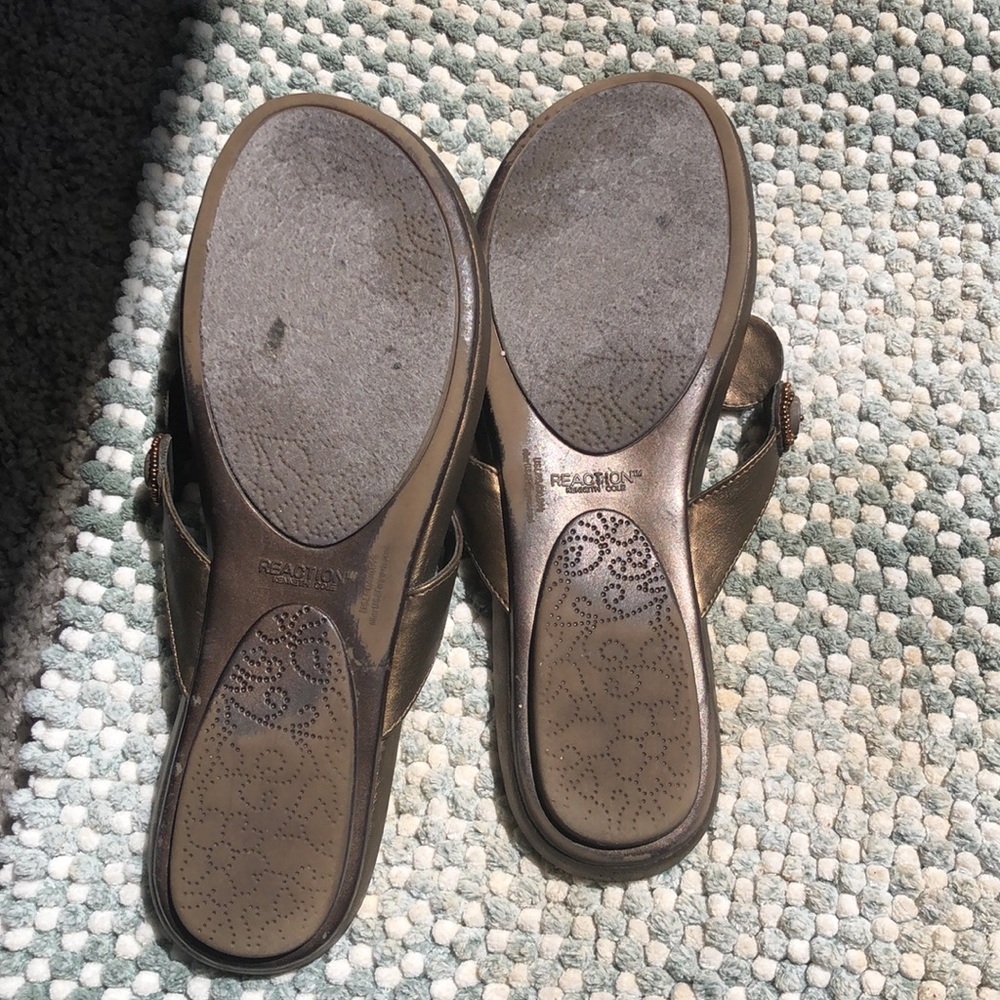 Kenneth Cole slides - Picture 2 of 8